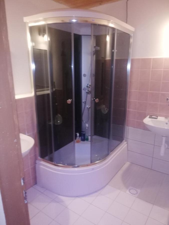 Appartement Privat Femamki à Licartovce Extérieur photo