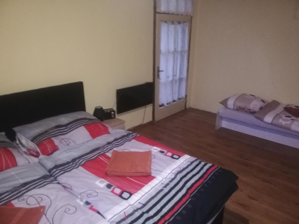 Appartement Privat Femamki à Licartovce Extérieur photo